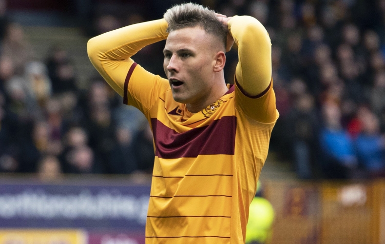 Motherwell held by Hibernian