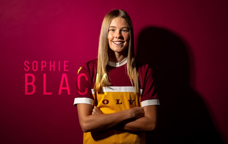 Sophie Black completes Motherwell move