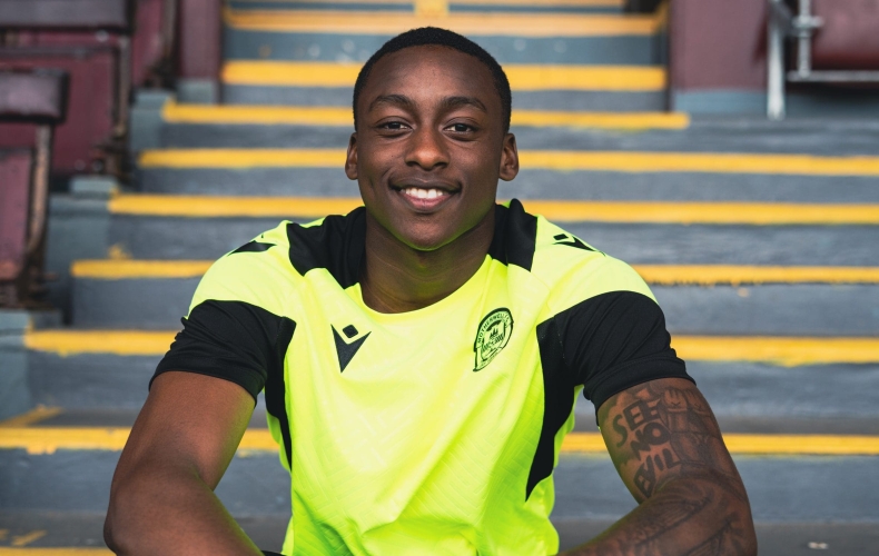 Tawanda Maswanhise signs new contract - Motherwell Football Club