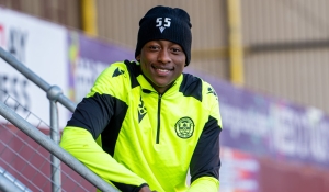 Tawanda Maswanhise ahead of Hibernian